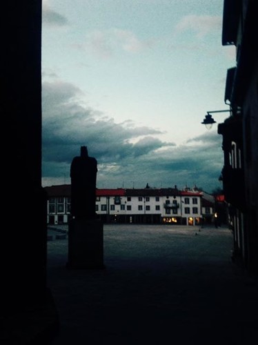 praça velha - Adaixo.jpg