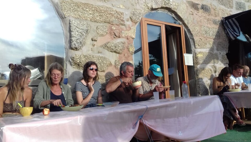 240871772_3096191693972726_4300056282882521213_n.j