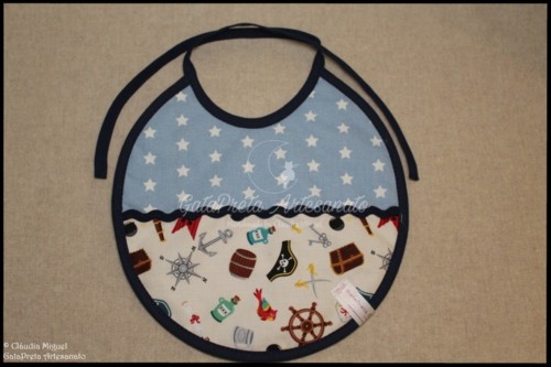 Muda-fraldas, bolsa fraldas, babete e capa doc. Bl