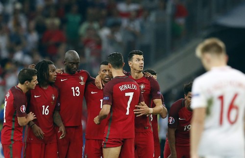 fonte olha para cima.jpeg fonte olha para cima.jpeg