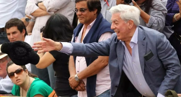 M.Vargas Llosa-aficionado.png