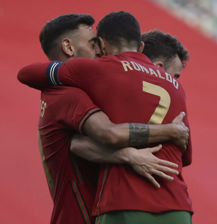 Sem CR7, Portugal faz 9 em Luxemburgo e mantém campanha épica