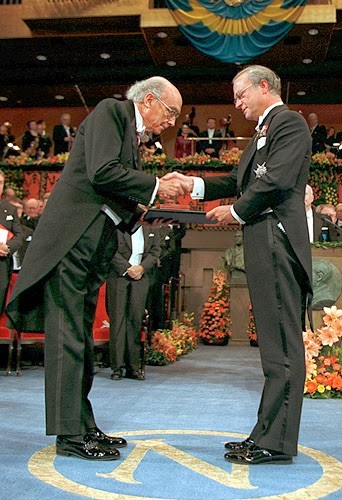 saramago nobel.jpg