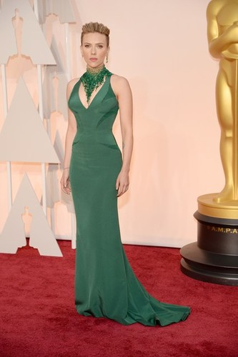 scarlett-johansson-vogue-23feb15-getty_b_426x639.j scarlett-johansson-vogue-23feb15-getty_b_426x639.j