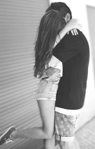 couples-hugging-Favim.com-3691924.jpg