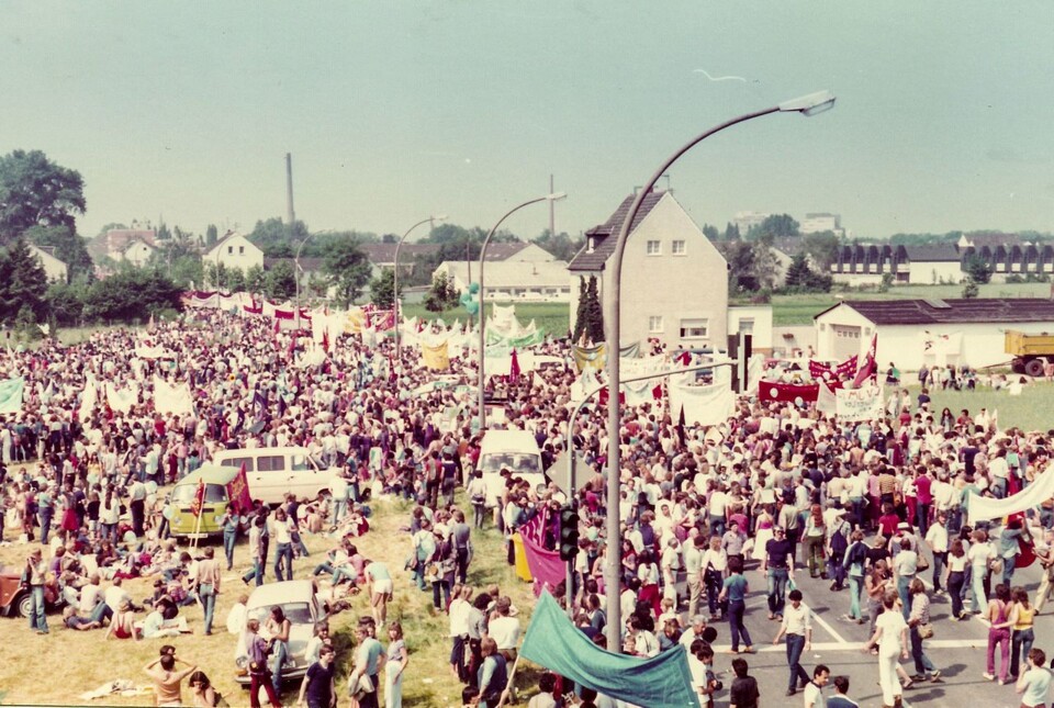 Friedensdemonstration_Bonn_am_10ten_Juni_1982_-_Au