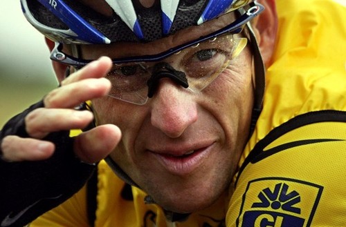Armstrong, um campeão em queda...