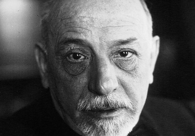Luigi Pirandello.png