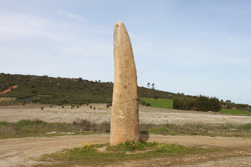 Menir Outeiro.JPG