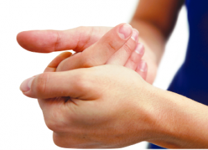 Saiba por que temos o hábito de estalar os dedos.