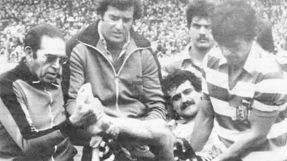 Boavista Sporting 1981-82 lesão de Oliveira.jpg