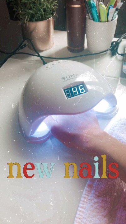 foto nails.jpg foto nails.jpg