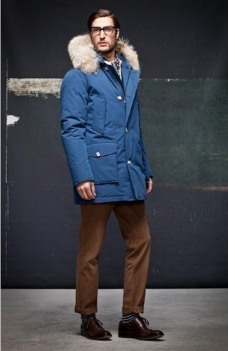 blue-parka-tobacco-chinos-dark-brown-oxford-shoes-