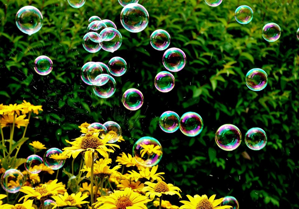 soap-bubbles-3540303_1920.jpg