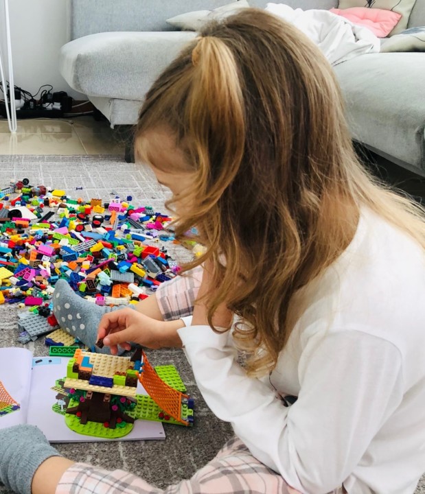 Lara 7.jpg Lara 7.jpg