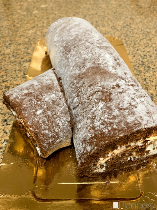 White Bûche de Noël (Yule Log Cake) Recipe - the2Planners
