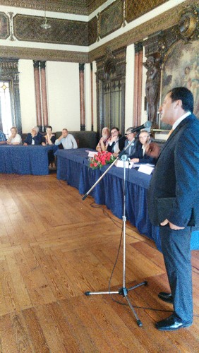 IMG_20150610_135724_BURST001_COVER.jpg IMG_20150610_135724_BURST001_COVER.jpg