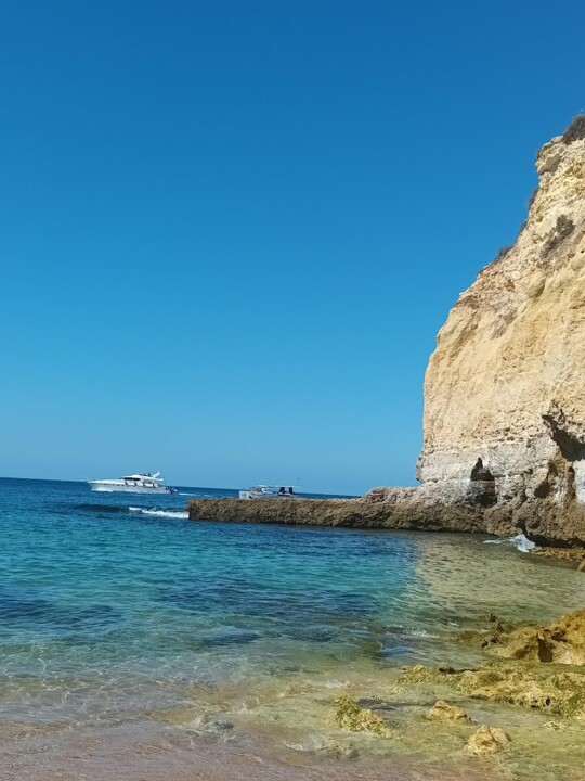 Não me canso disto_Praia_Carvoeiro2.jpg