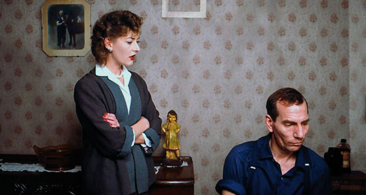 distant-voices-still-lives-1988-004-angela-walsh-p