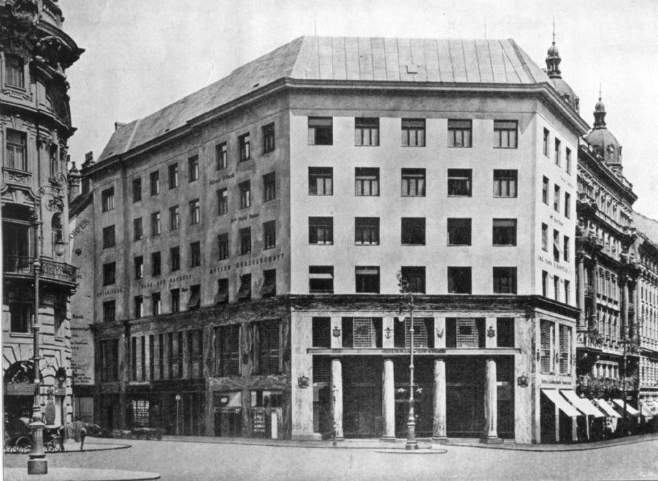 Almacenes_Goldmand___Salatsch___en_Michaelerplatz_