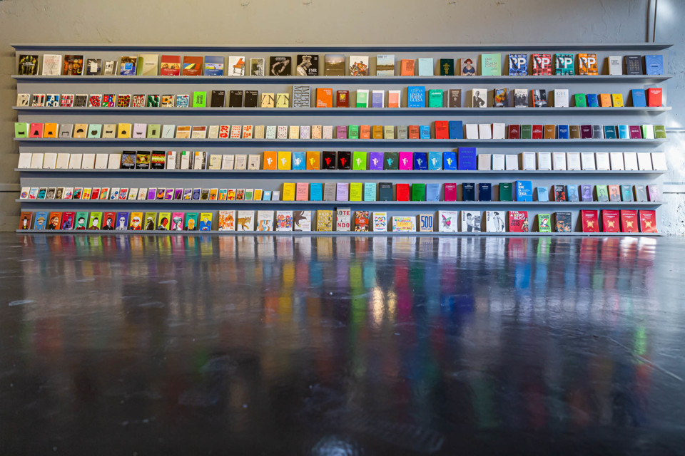 250 livros editados pela IN.jpg