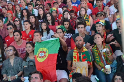 adeptos portugal.jpg