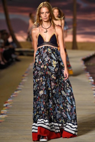 tommy-hilfiger-verao-rtw16-ny-56-654x983.jpg tommy-hilfiger-verao-rtw16-ny-56-654x983.jpg