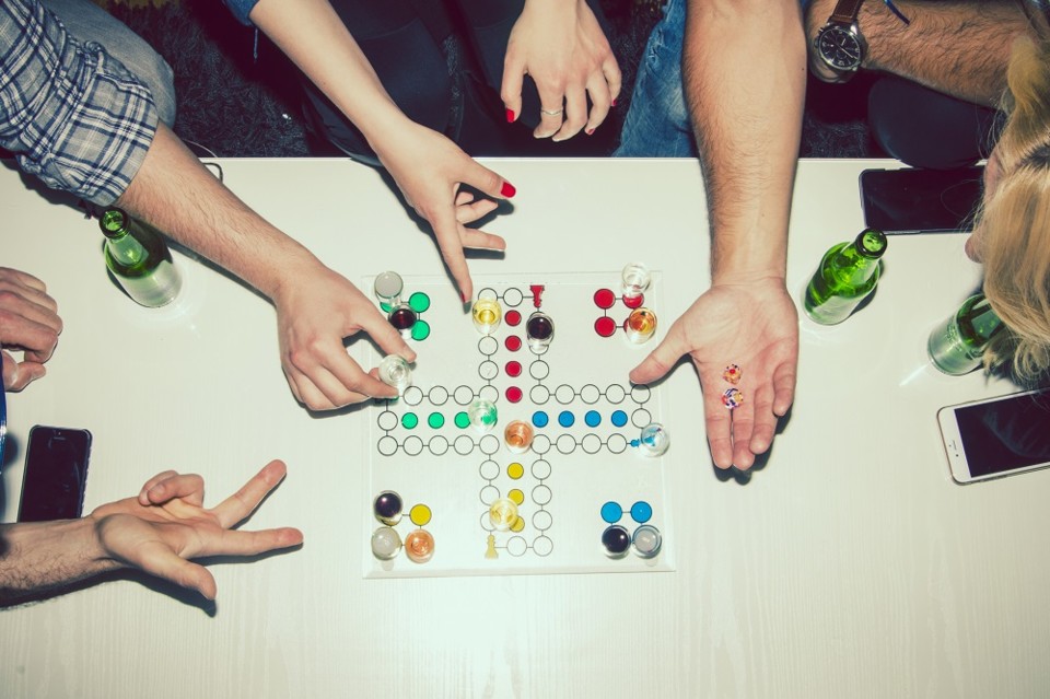 Confira 8 sugestões de board games e jogos de cartas para se divertir com  os amigos