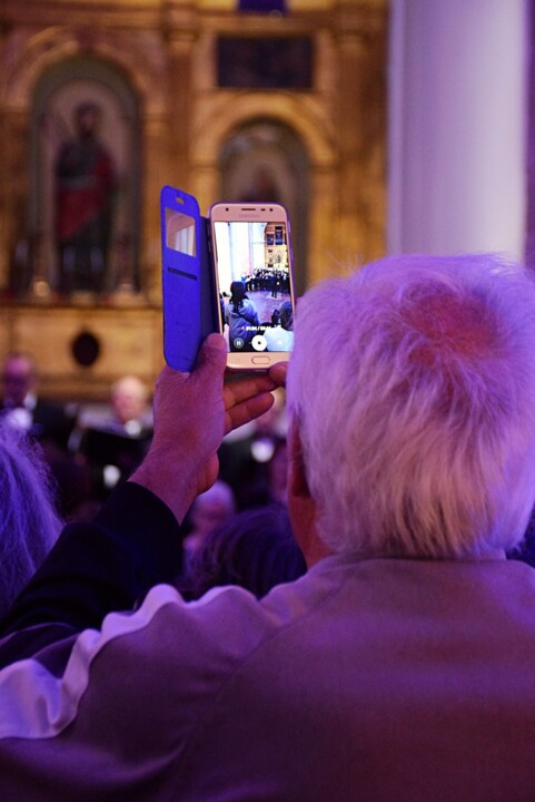 Pelos olhos de outros.jpg