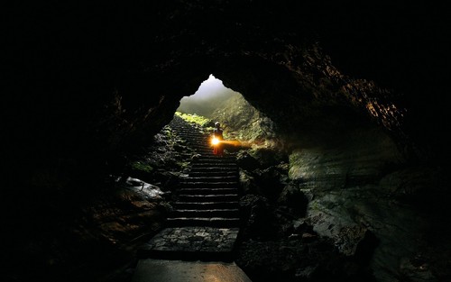 MM-gruta da Madalena, Açores.jpg