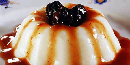 manjar-branco-com-calda-de-ameixas.jpg manjar-branco-com-calda-de-ameixas.jpg