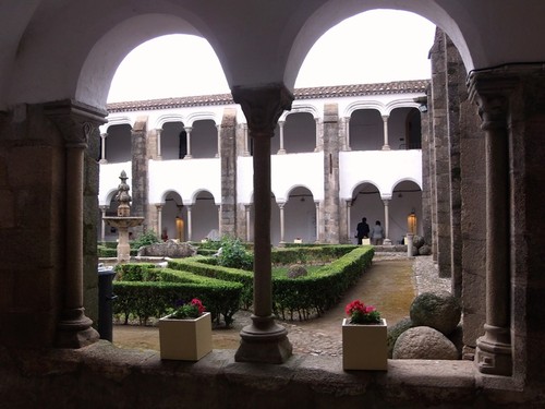 Convento S. Bernardo - claustro.jpg