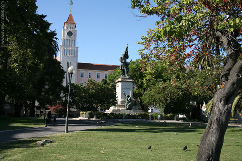 Praça D. Luís, Lisboa.jpg