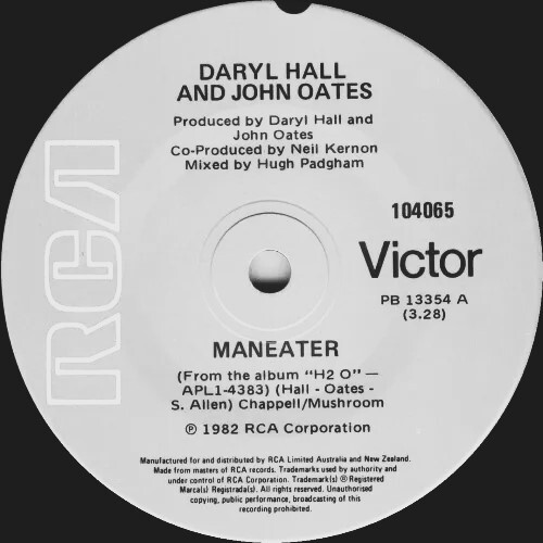 daryl-hall-and-john-oates-maneater-delayed-reactio
