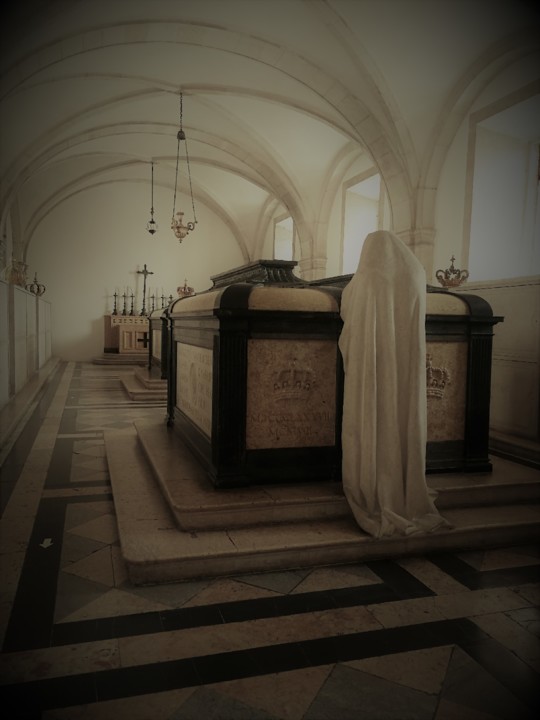 a dor chorando sobre os tumulos.jpg a dor chorando sobre os tumulos.jpg