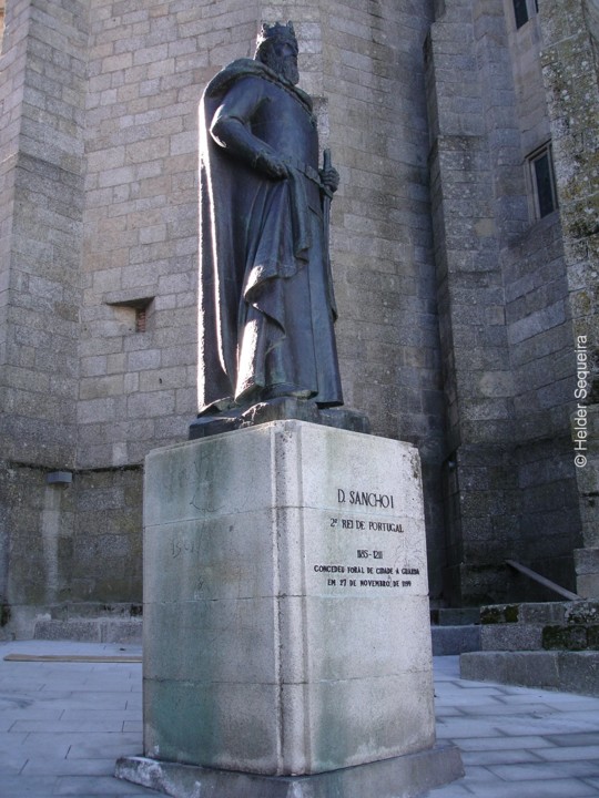 Estátua de D. SANCHO I - foto Helder Sequeira - h