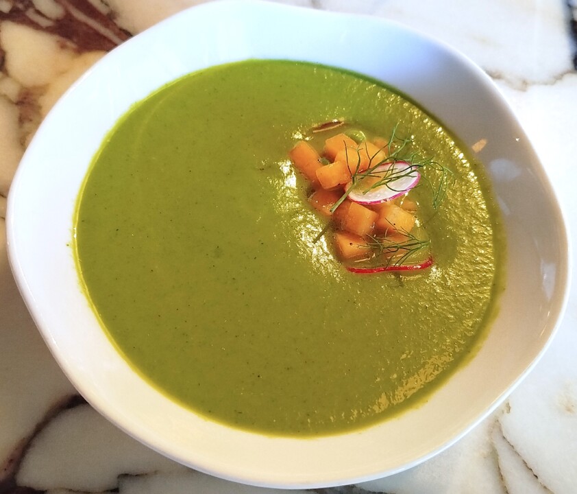 Green summer soup.jpg