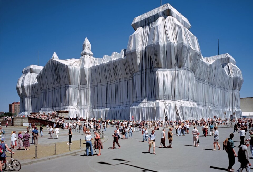 Wrapped Reichstag, Berlin, 1971-95.jpg