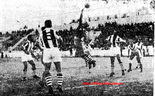 1956-57-atletico-fcb-isidoro defende.png