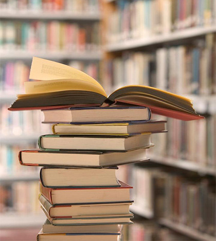 pilha de livros.jpg pilha de livros.jpg