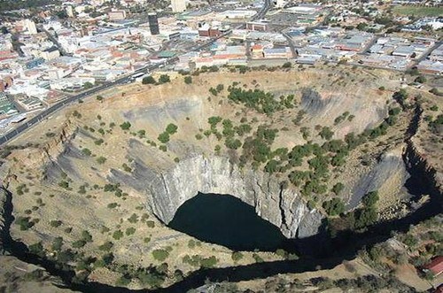 Kimberley big Hole - África Sul.jpg