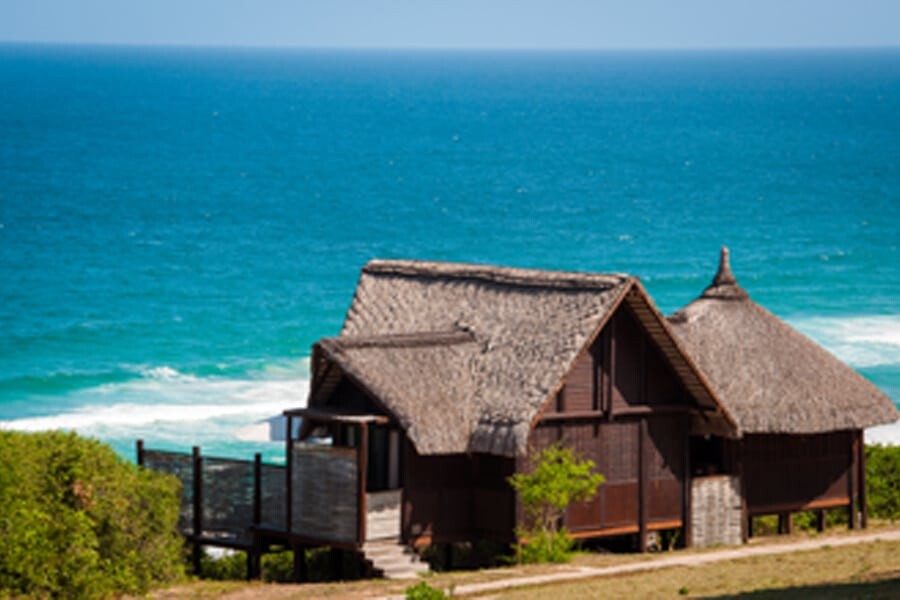 Massinga-Beach-016-oceanfront-deluxe-room.jpg