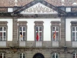 Os paços do concelho de Angra do Heroísmo...