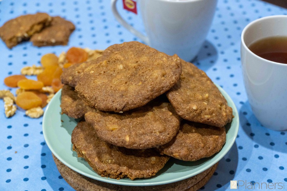 Nuts and Apricot Cookies - The2Planners