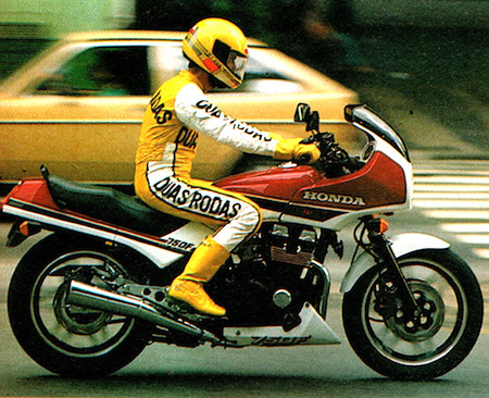 História CBX 750 (7 Galo). A maior vedete dos anos 80 e 90, a moto…, by  Movido a Motor