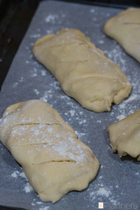 Portuguese Chorizo and Mozzarella Stuffed Bread Recipe - The2Planners