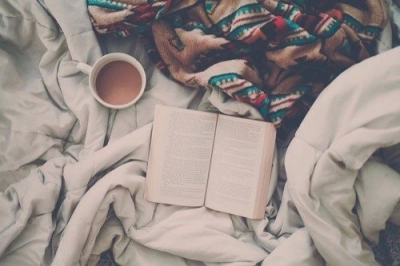 bed-books-coffee-comfortable-Favim.com-2521745.png