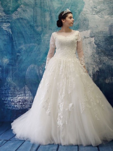 Long Sleeve Scoop Neck Ivory Tulle Appliques Lace Court Train Plus Size Wedding Dresses