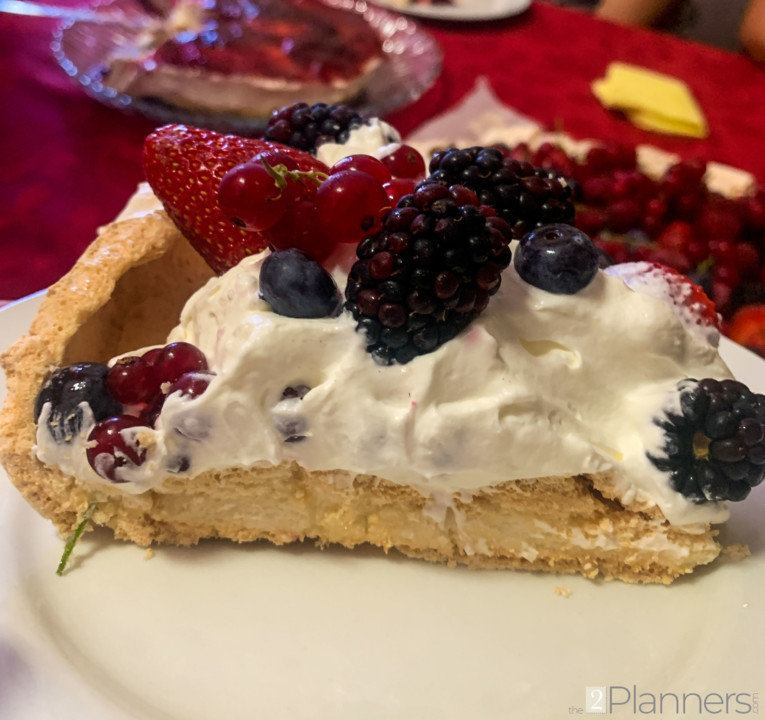 Pavlova with Fresh Berries Recipe - the2Planners