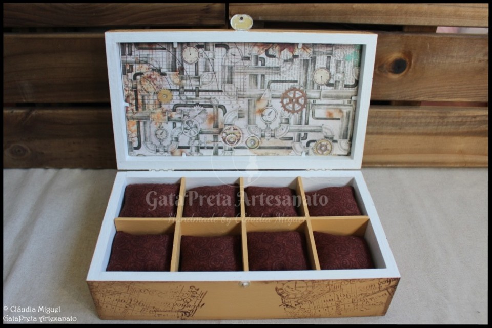 Caixa 8 relógios Mecanismos3.JPG